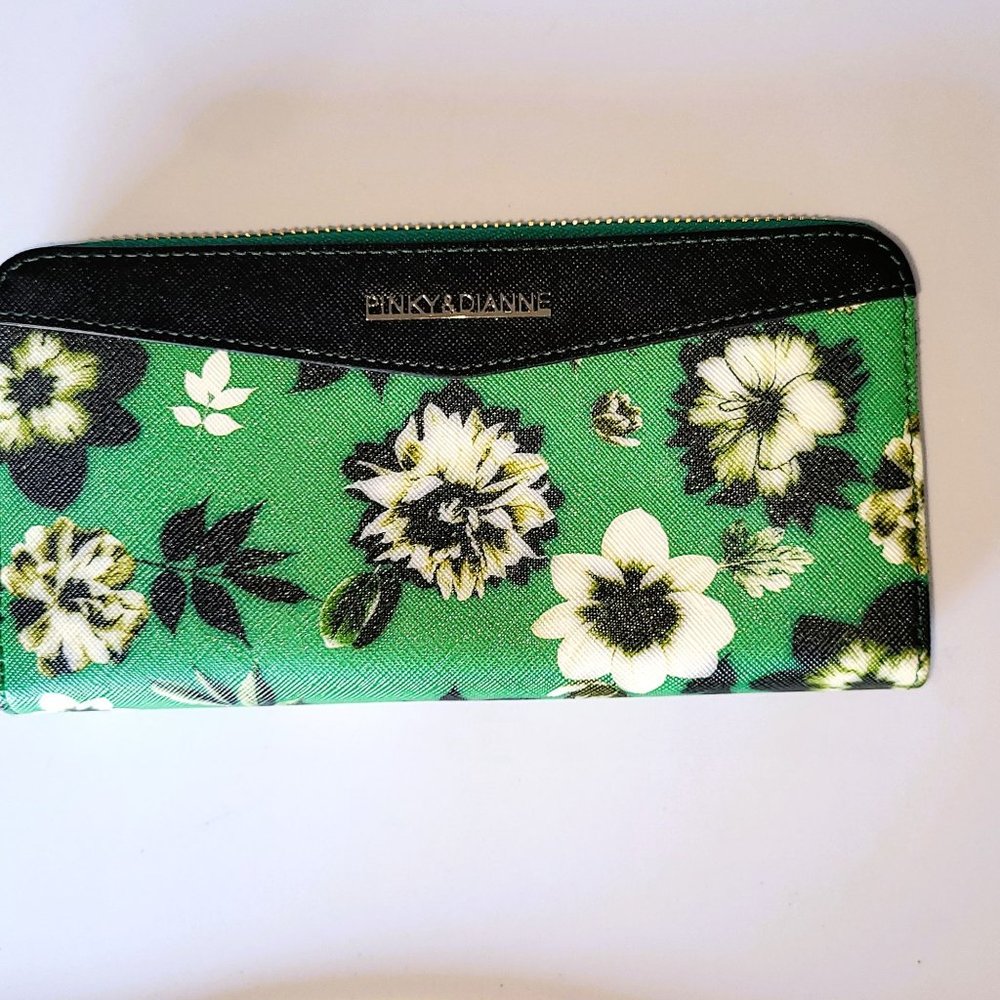 Green Black & White Floral PINKY & DIANNE wallet Clutch Purse 8" x 4" NEW